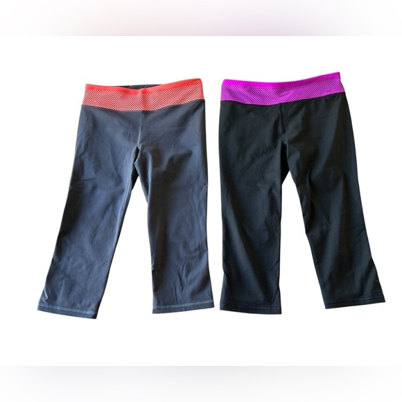 Victoria's Secret Pants - Victoria's Secret VSX Knockout Crop Leggings 2 Pairs Sz Small Gray Black Pink